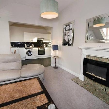 Sandmartin - Top Floor 3-Bed Apartment Sea Views & Parking Scarborough Exterior foto